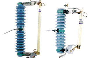 雷爾沃電器有限公司以高壓電器產(chǎn)品作為自己的核心產(chǎn)業(yè)，以產(chǎn)品設(shè)計為主導(dǎo)，主要研發(fā)生產(chǎn)戶內(nèi)外高壓真空斷路器，高壓負(fù)荷開關(guān)，隔離開關(guān)，熔斷器，互感器，避雷器，接地開關(guān)，六氟化硫開關(guān)等產(chǎn)品。產(chǎn)品廣泛應(yīng)用于各等級電網(wǎng)，風(fēng)能發(fā)電廠，太陽能發(fā)電廠，核電，水電等領(lǐng)域。今天雷爾沃作為高壓熔斷器的生產(chǎn)廠家來告訴你：高壓熔斷器型號含義及組成，讓你對高壓熔斷器有個新的認(rèn)識。